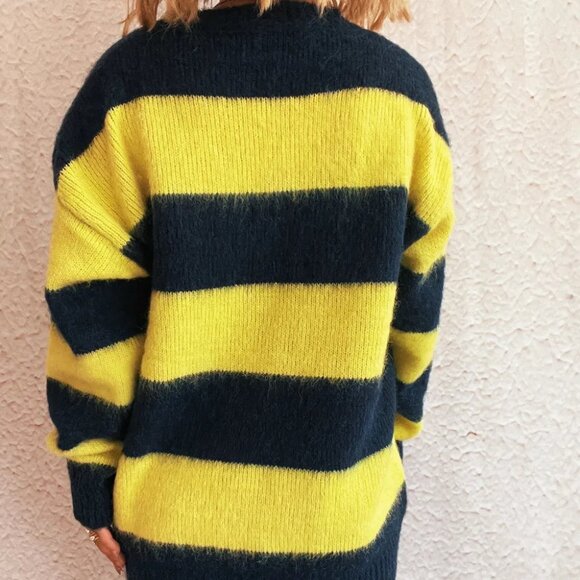 Striped Contrast Long Sleeve Sweater - Picture 16 of 16